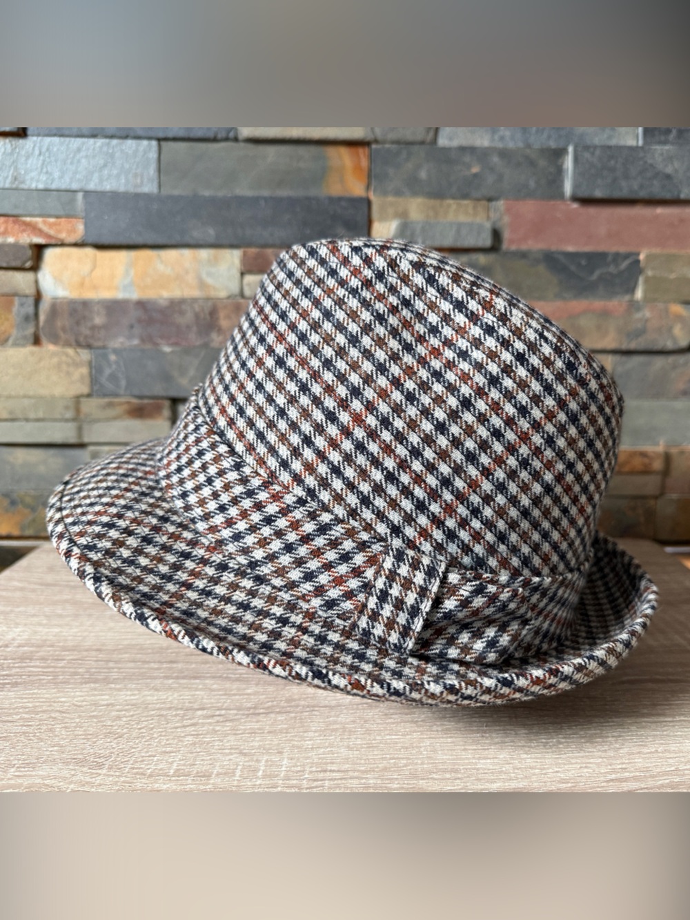 Vintage 60s men’s houndstooth trilby or fedora hat